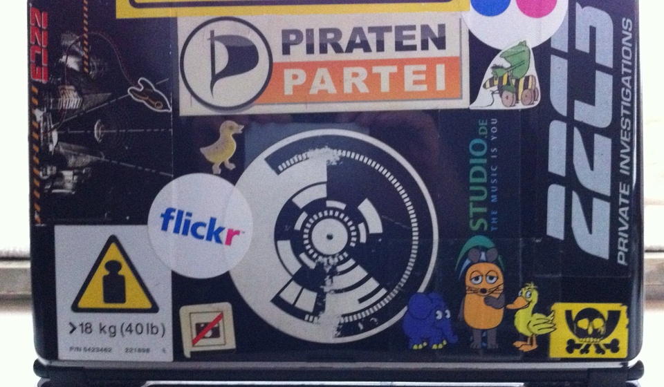 ASUS Eee PC 1003HAG :: WANK3R