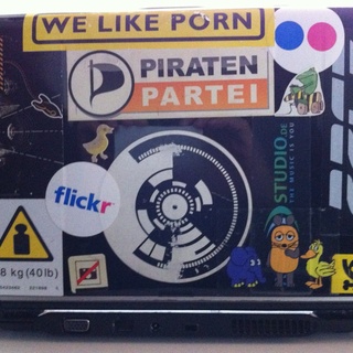 ASUS Eee PC 1003HAG :: WANK3R